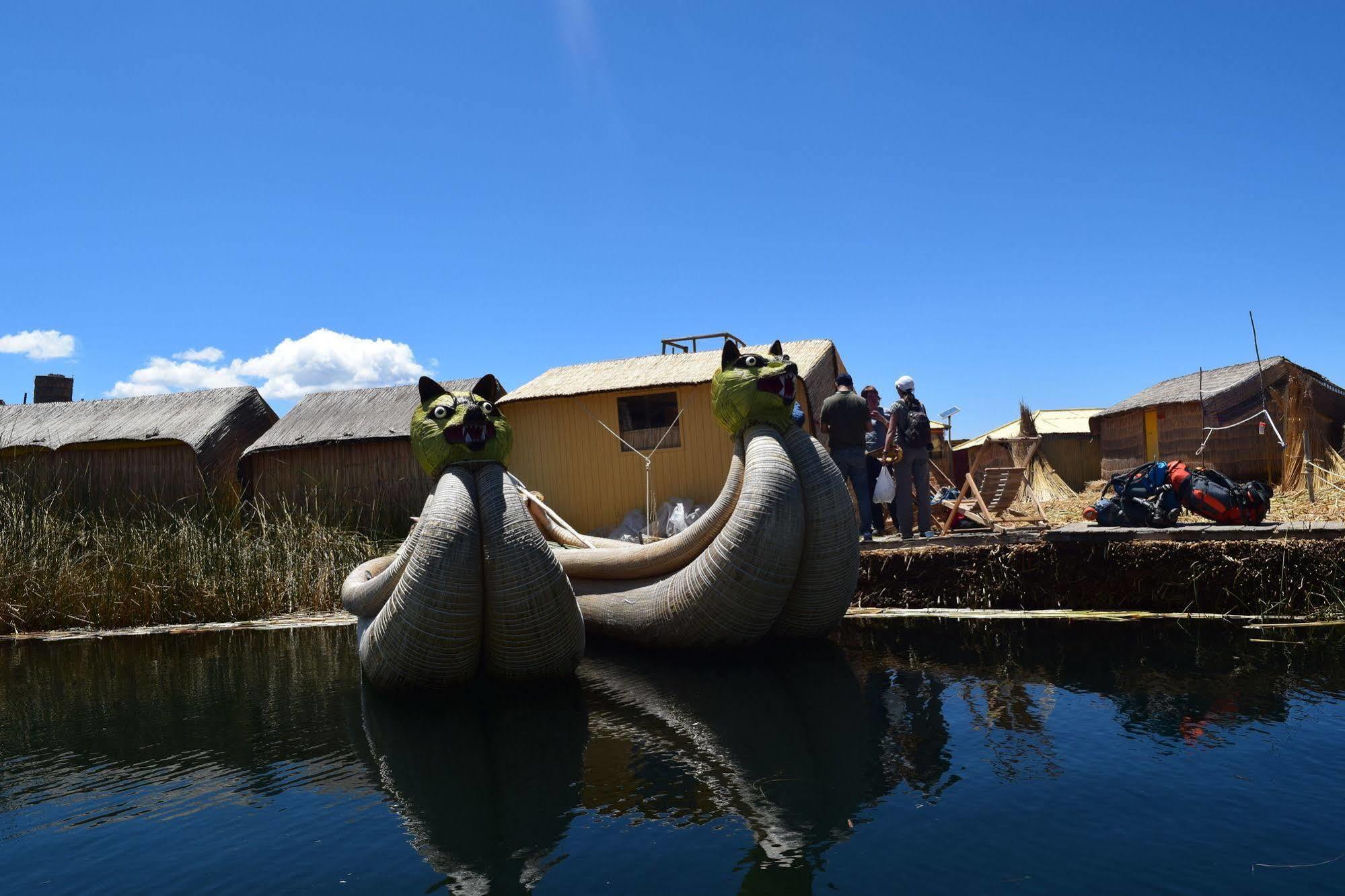 Uros Aruma Uro On Uros Floating Islands Puno Exterior foto
