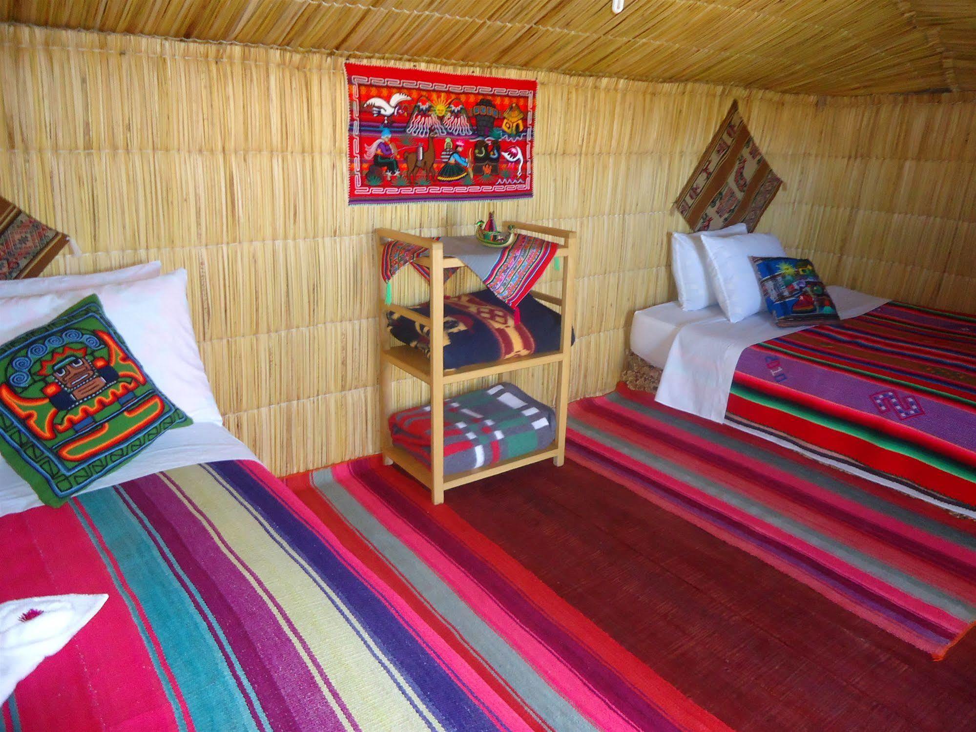 Uros Aruma Uro On Uros Floating Islands Puno Exterior foto